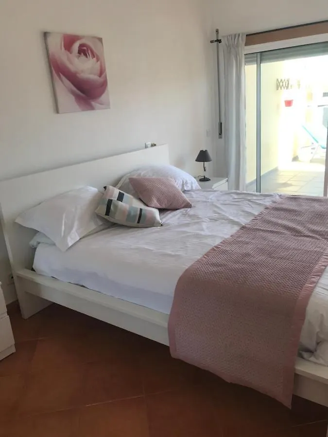 Condo Do Mar Lovely First Floor Apartment With Pool ラゴス